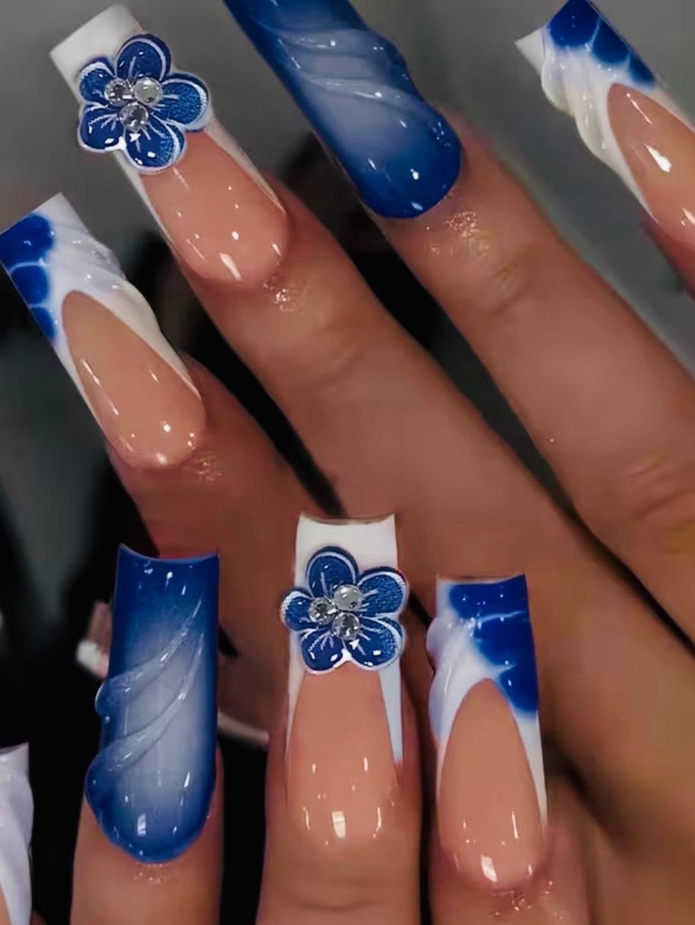 New - Beautifully Designed -24Pcs Reusable Press-On-Nails Set